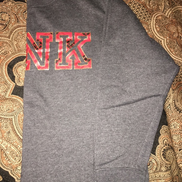 Victoria’s Secret Pink sweatshirt size medium - Picture 2 of 5